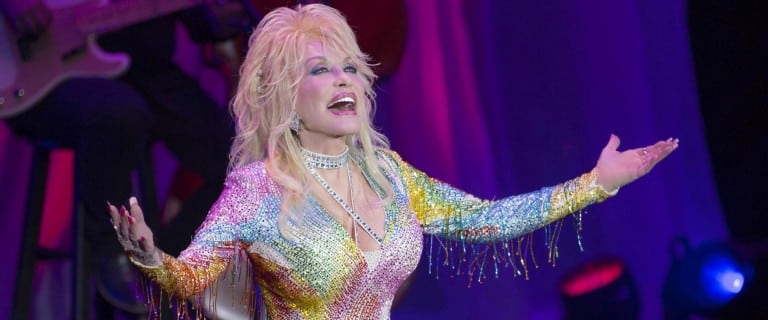 Closup of Dolly Parton at Pure and simple tour